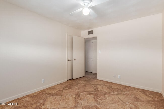Building Photo - 9415 N 16th St