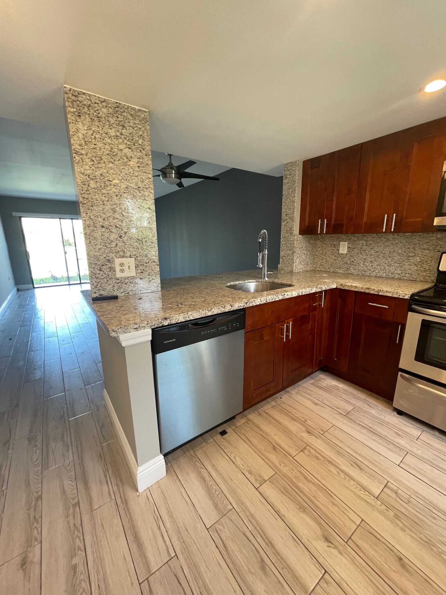 Building Photo - 5200 NW 31st Ave