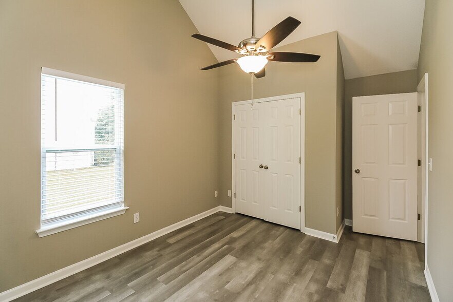 Building Photo - 206 Nadia Ct