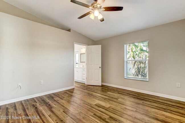 Building Photo - 3254 Burdock Ave