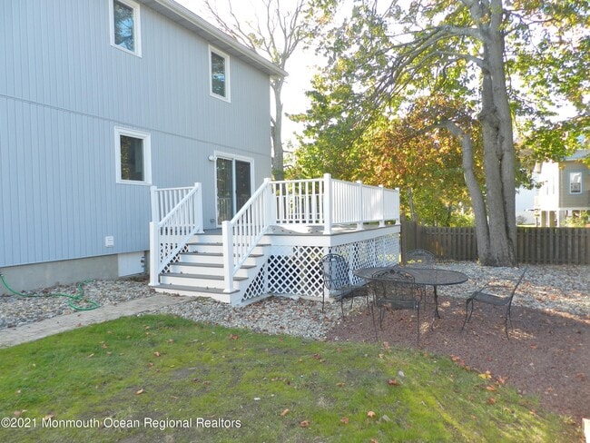 Building Photo - 153 Airsdale Ave
