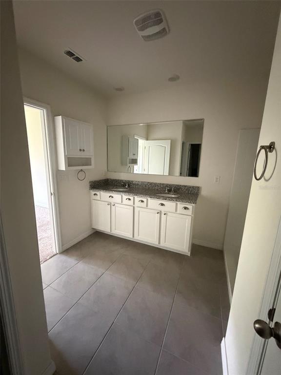 Building Photo - 801 Baylor Dr