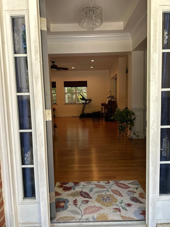 Building Photo - 10110 Paxton Run Rd