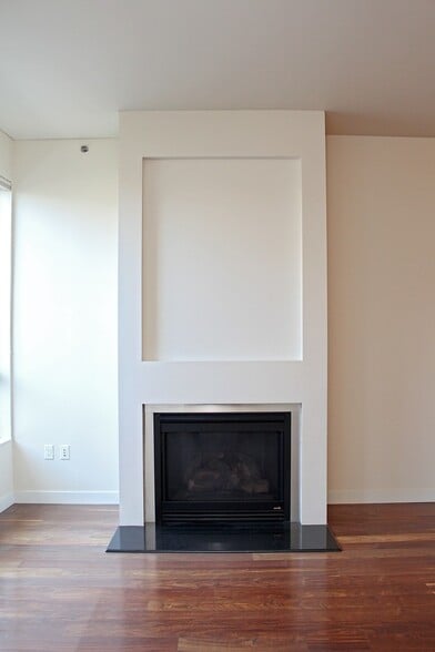Building Photo - 922 NW 11th Ave