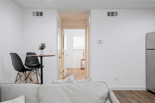 Building Photo - 125 E 8th St