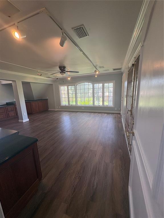 Building Photo - 976 SW Hamlet Cir