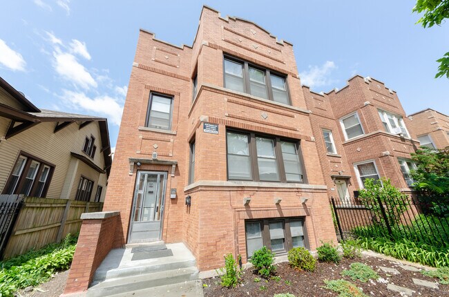 Building Photo - 3630 N Kimball Ave