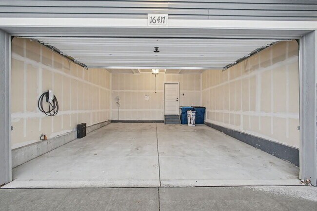 Building Photo - 16417 E 111th Pl