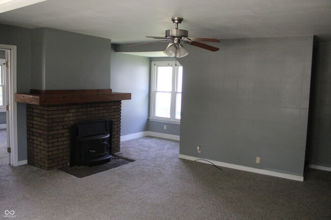 Building Photo - 603 E Clyde St