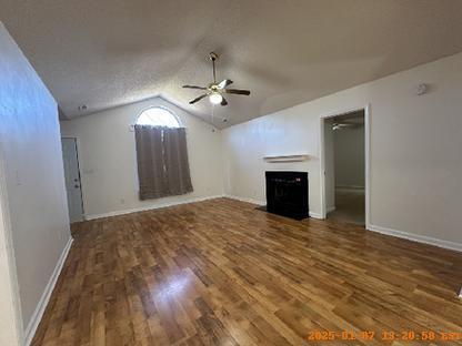 Building Photo - Spacious 3 Bedroom Home-122 Horse Shoe Bend