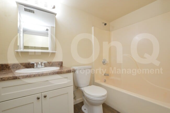 Building Photo - 2719 E Tierra Buena Ln