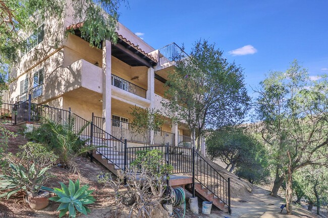 Building Photo - MOVE-IN READY, Bell Canyon 4BR w/views + o...