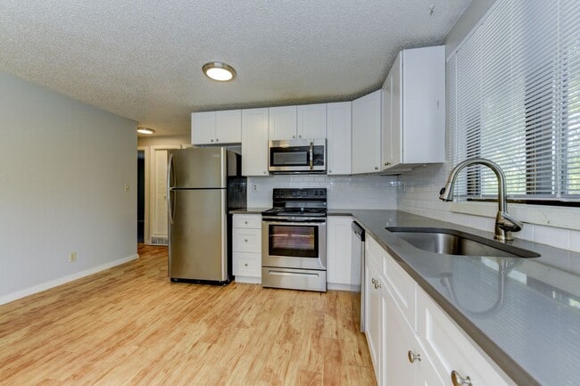 Building Photo - 840 North St