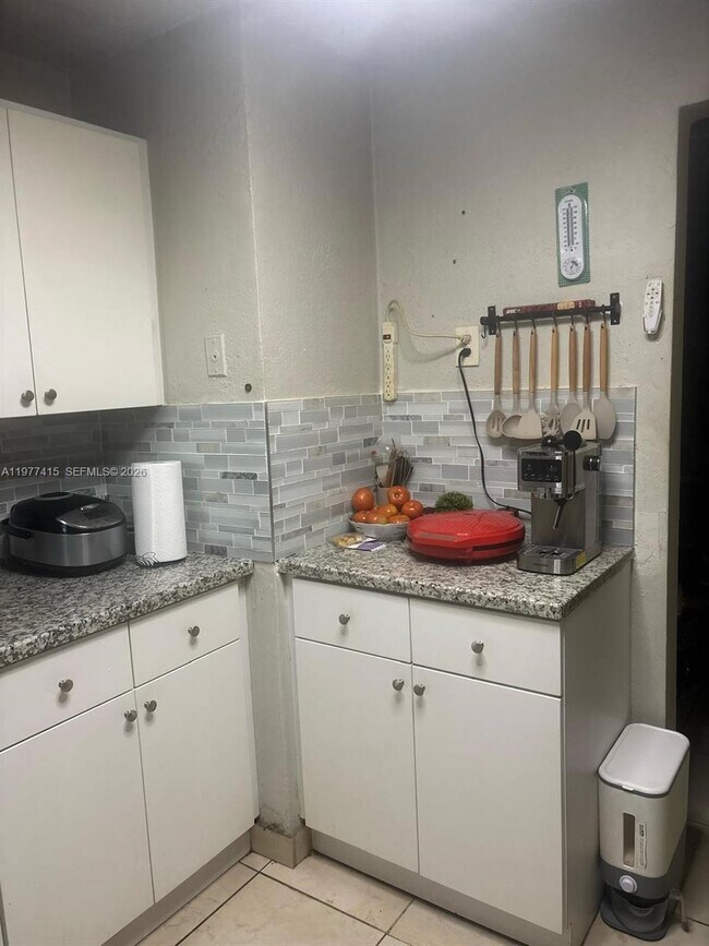 Building Photo - 1484 NW 15th Ave