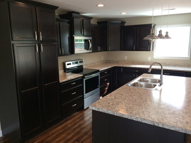 Building Photo - 1016 Montvale Rd