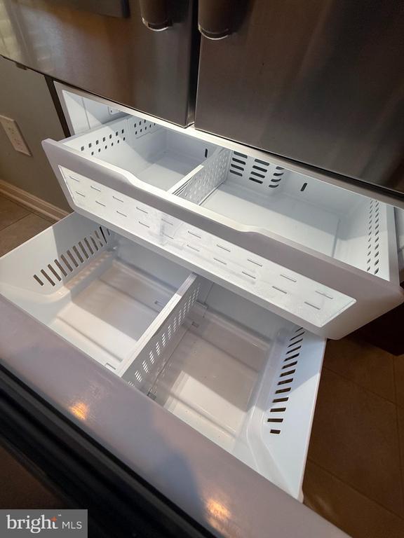 Building Photo - 10002 Oakton Terrace Rd