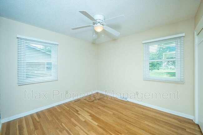 Building Photo - 5707 NW 66th Ave