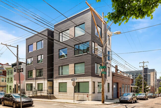 Building Photo - 4100 Ludlow St