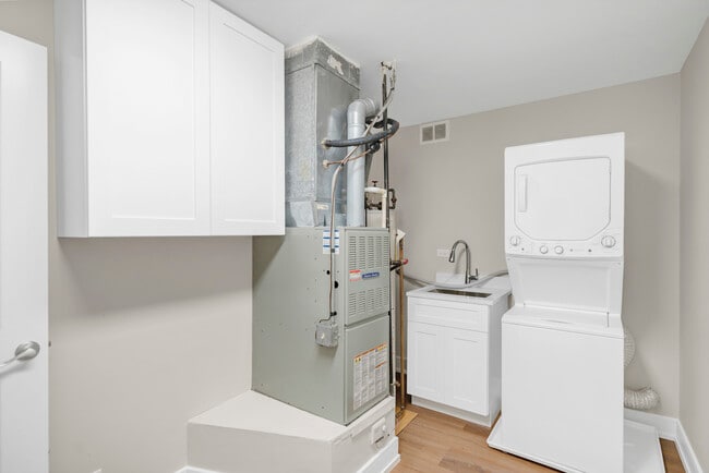 Building Photo - 350 Newgate Ct