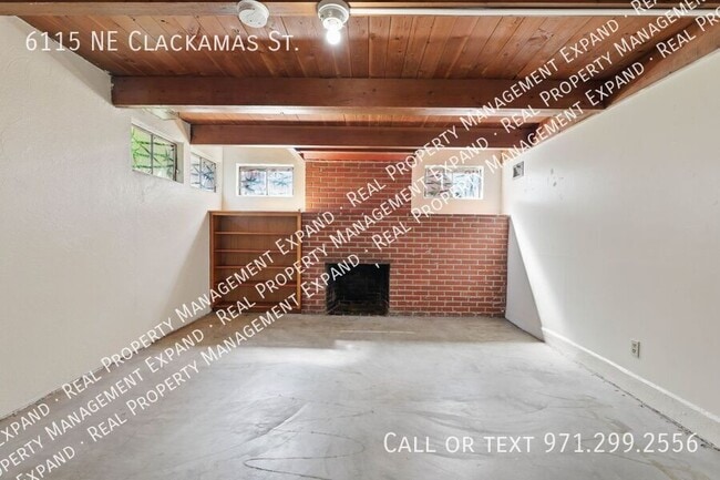 Building Photo - 6115 NE Clackamas St