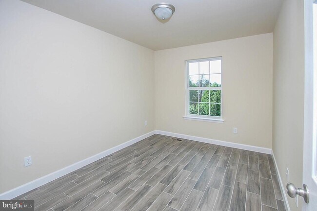 Building Photo - 504 Arietta Ct