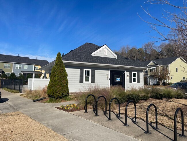 Building Photo - Great Location! 2 Story 3 Bedroom 1 Car-Garage End Unit Town Home with Community Pool  @ 55 James...