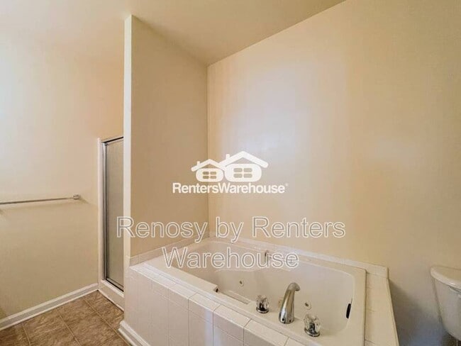 Building Photo - 3711 Bay Crescent
