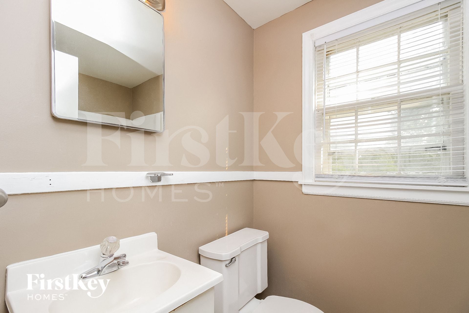 Building Photo - 3609 NE 49th Terrace