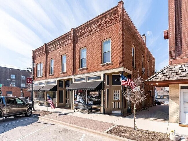 Building Photo - 73 Main St