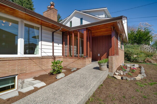 Building Photo - 540 N 83rd St