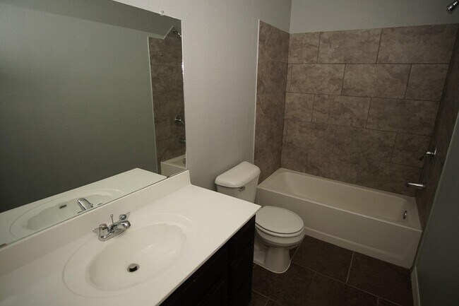 Building Photo - 14221 Peyton Edwards Ave