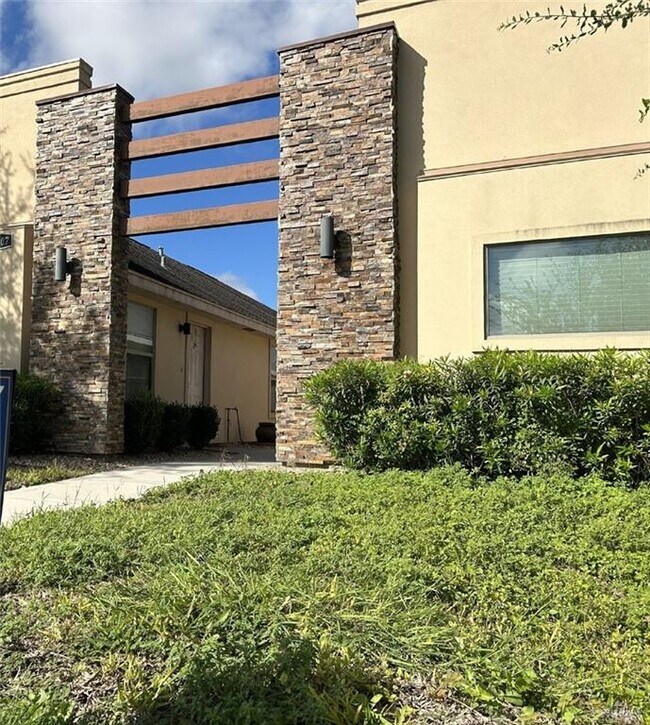 Building Photo - 16 Upas Dr
