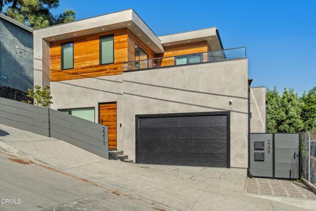 Building Photo - 2209 Cazador Dr