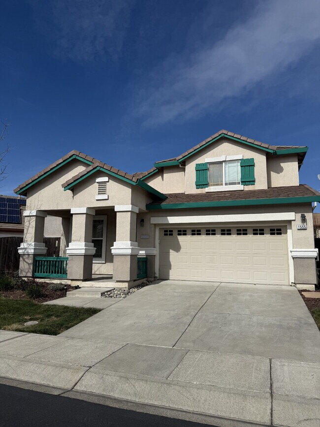 Building Photo - Charming 4-Bedroom, 3-Bathroom Single-Family Home