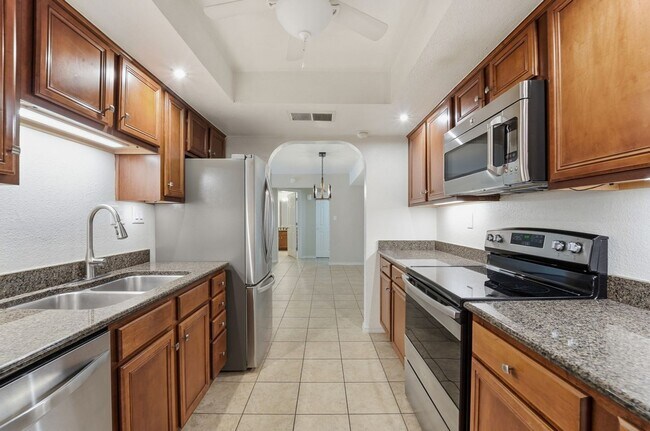 Building Photo - Prime Scottsdale Living | 2 Master Suites + Private Patio Retreat