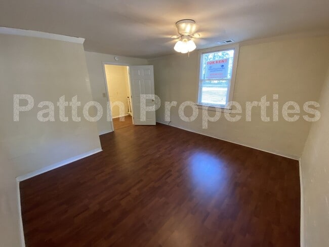 Building Photo - Edgewood Home