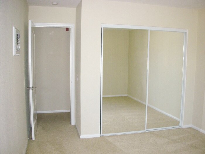 Building Photo - 615 Fredricks Ave