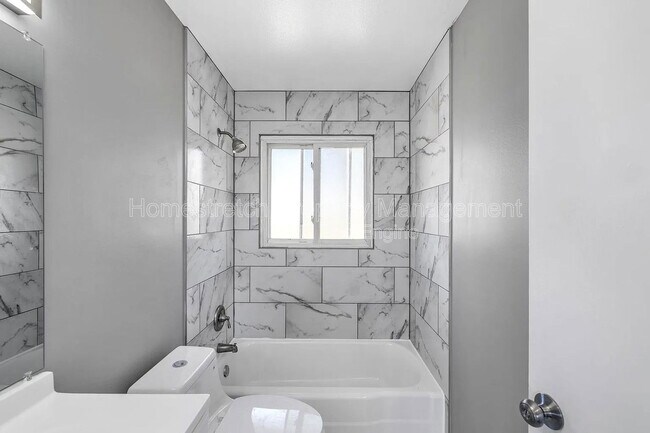 Building Photo - 250 Coteau Ln