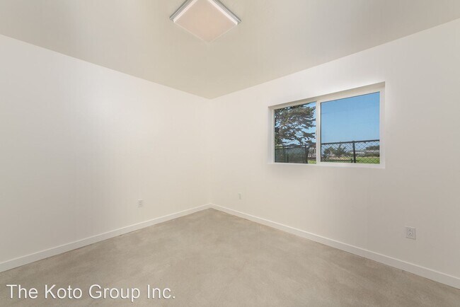 Building Photo - 7 br, 4 bath House - 6779 Del Playa Drive