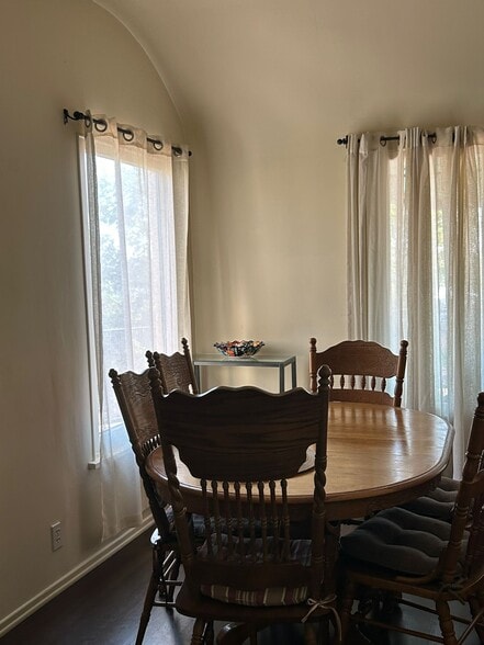 Building Photo - 212 3rd Ave