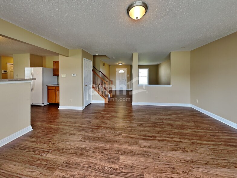 Building Photo - 10639 Inspiration Dr