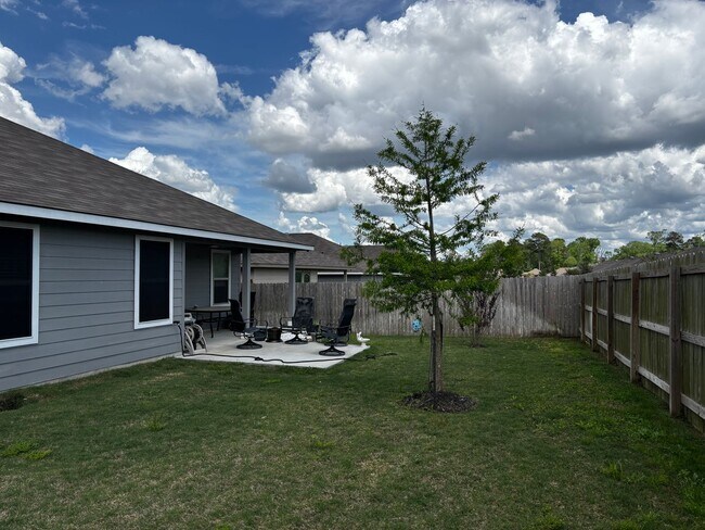 Building Photo - 4 Bedroom House in Rockbridge