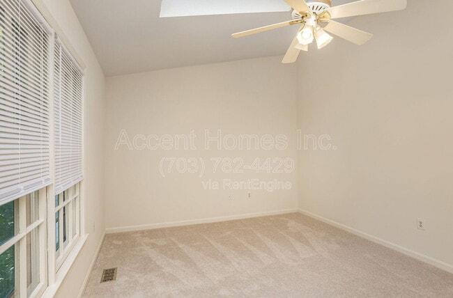 Building Photo - 7461 Ridge Oak Ct