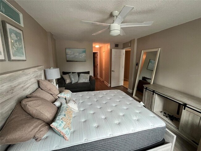Building Photo - 2700 Coconut Bay Ln