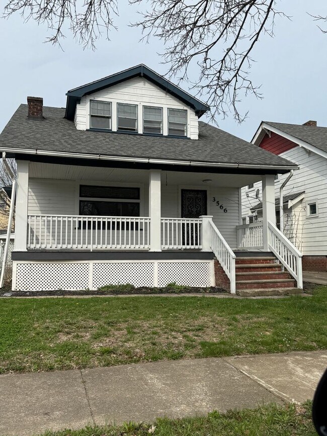 Building Photo - 5 Bedroom on Cleveland's East Side