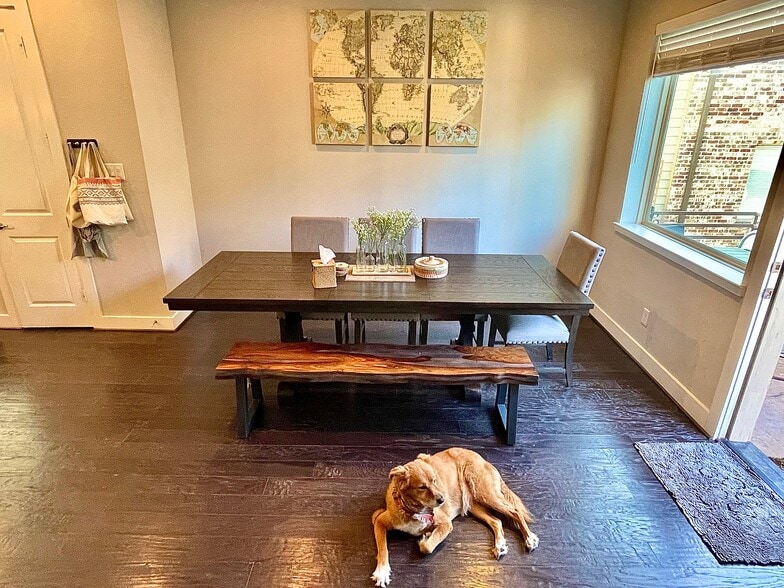 Building Photo - 2009 Patterson St