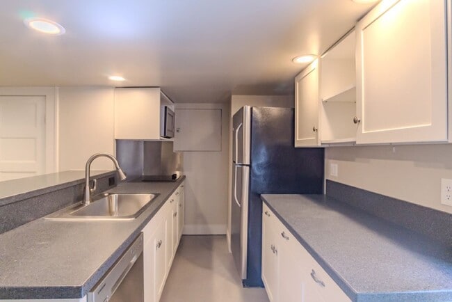 Building Photo - 4Bd/2.75Ba Seattle House
