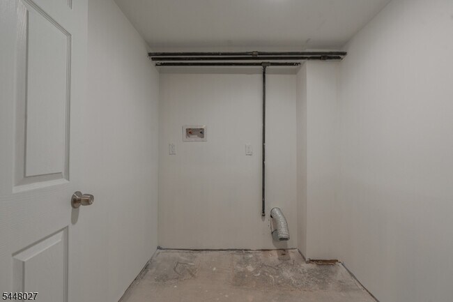 Building Photo - 882 S 14th St