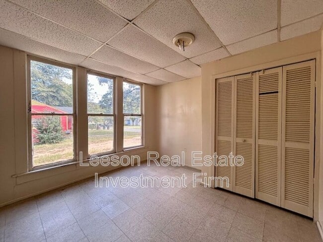 Building Photo - 2512 Merwin St