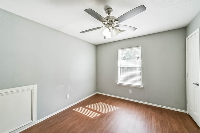 Building Photo - 8726 Old Maple Ln